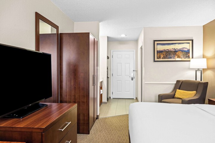 Room 19 of 35
