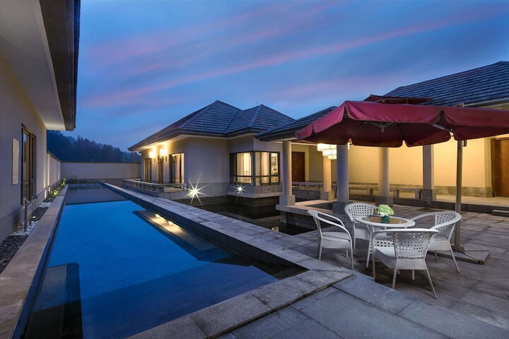 Pool 8 of 17