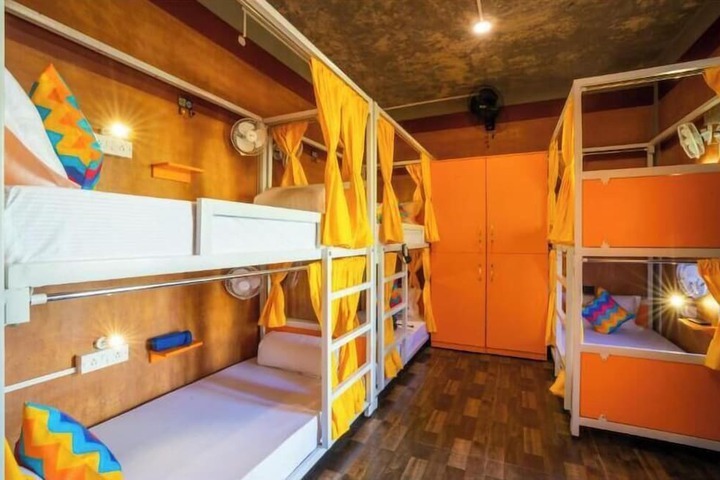 Room 10 of 29