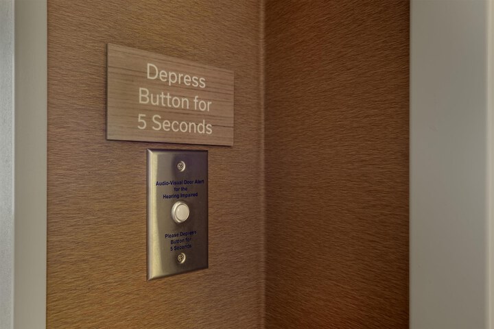 Room 13 of 31