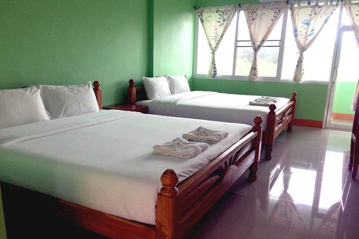 Room 6 of 24