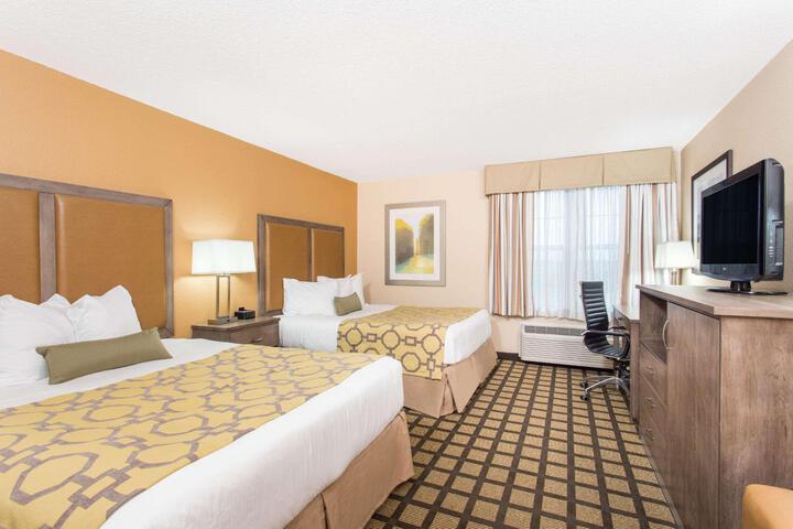 2 Queen Beds (1 of 2)