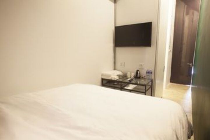 Room 46 of 89