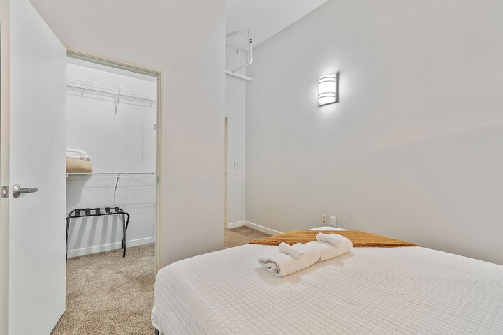 Room 55 of 194