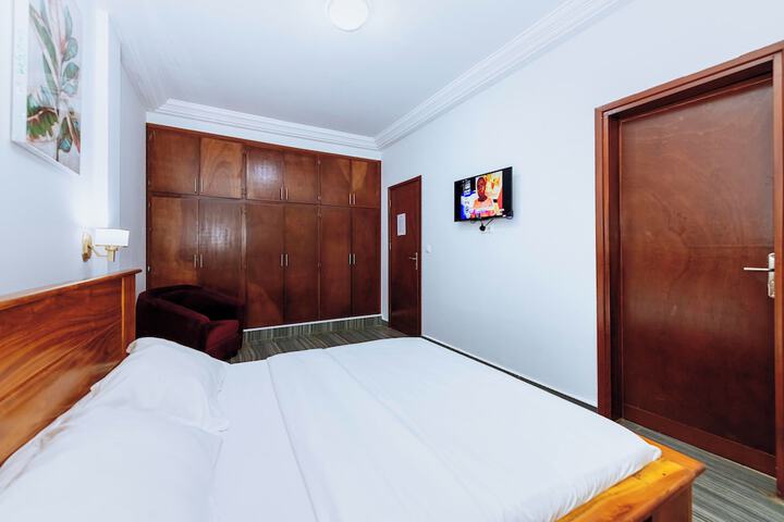 Room 3 of 39