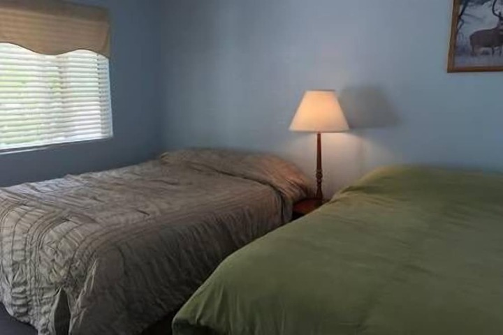 Room 4 of 12