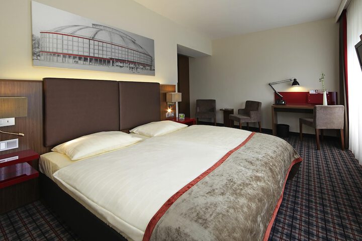 Room 8 of 62