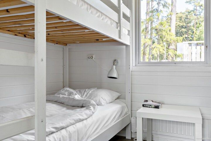 Room 12 of 48
