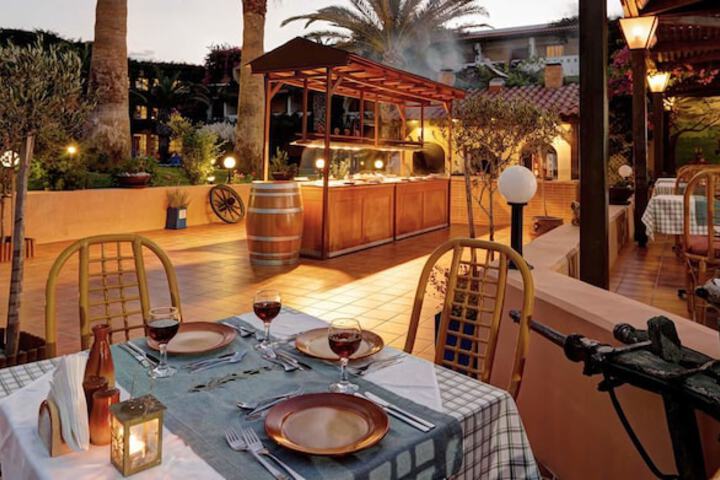 Dining 169 of 209