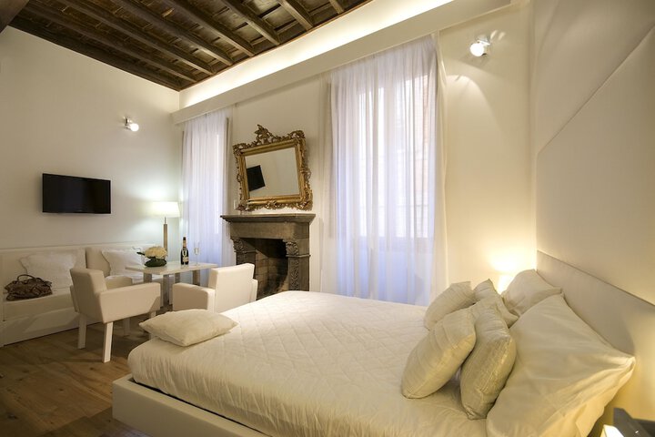Room 3 of 40