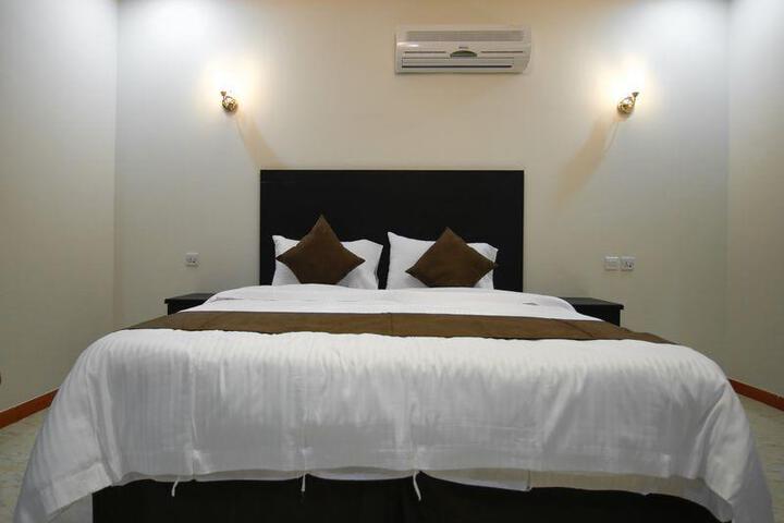 Room 2 of 6