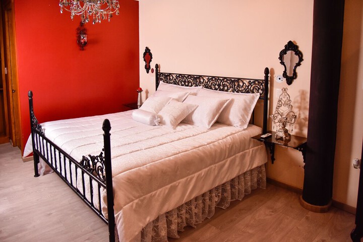 Room 8 of 43