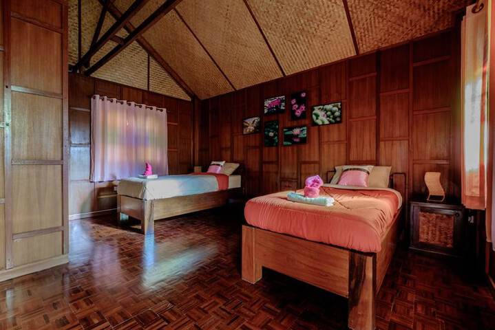 Room 10 of 26