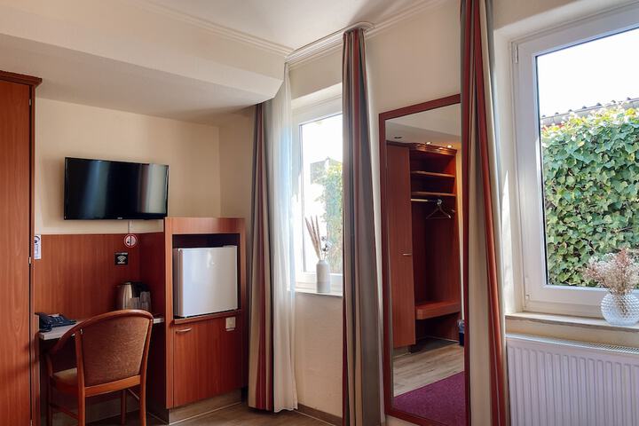 Room 6 of 47