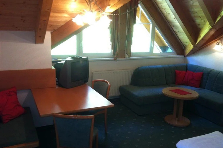 Room 4 of 21