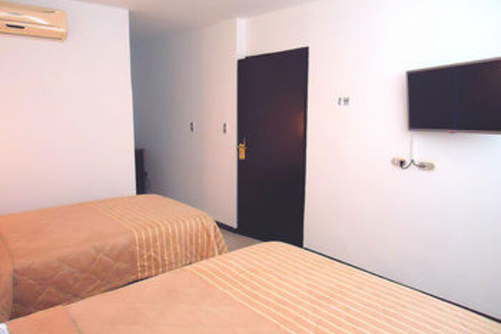 Room 18 of 23