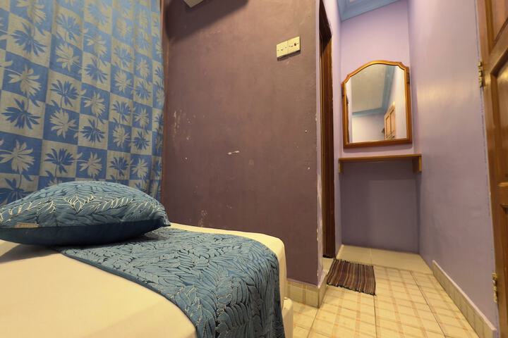Room 48 of 68