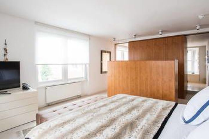 Room 21 of 32