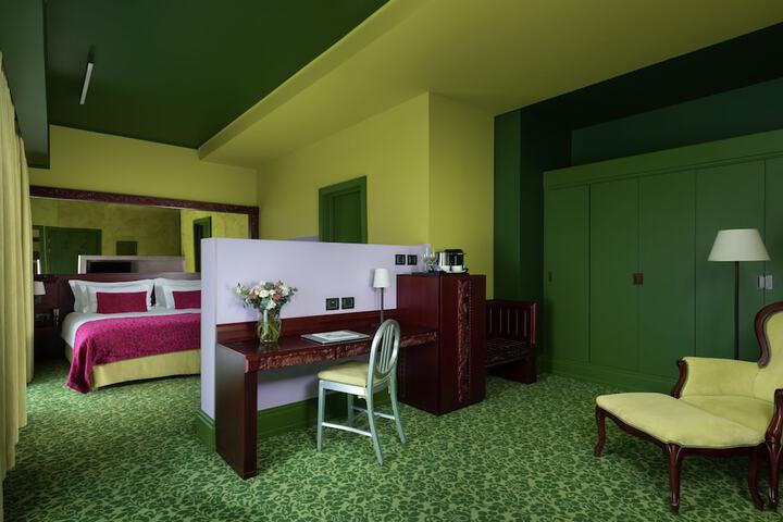 Room 24 of 123