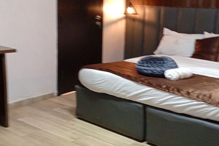 Room 10 of 41