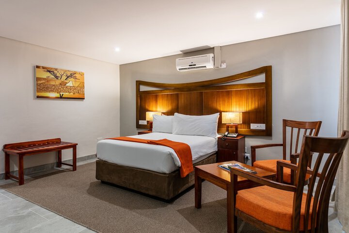 Room 5 of 96