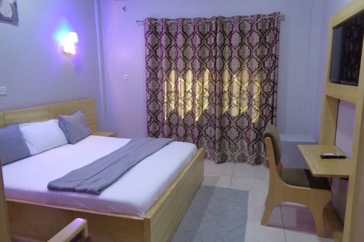 Room 15 of 36