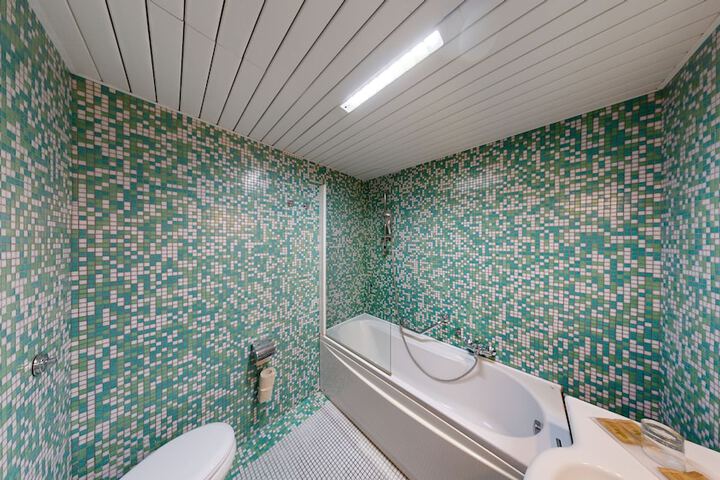 Room 14 of 26