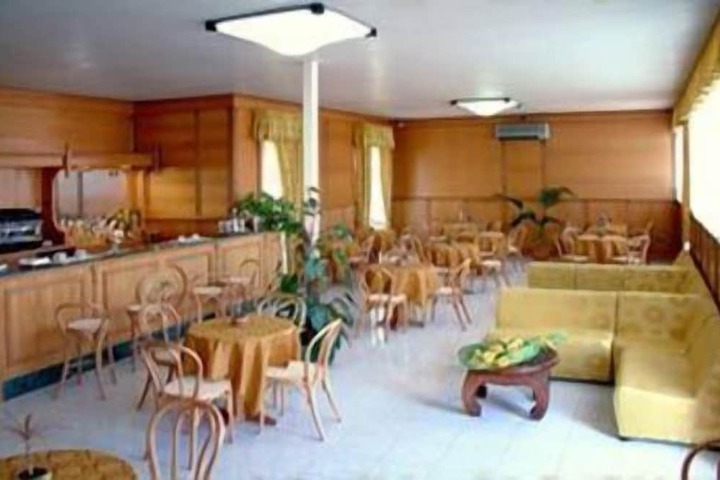 Dining Photos