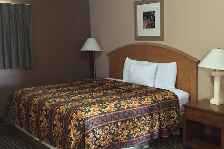 Room 10 of 24