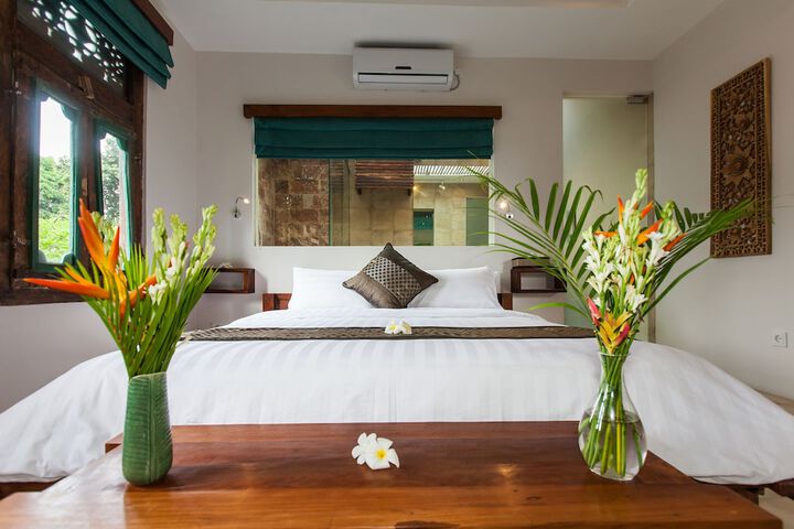 Room 2 of 42