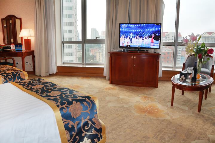 Room 11 of 121
