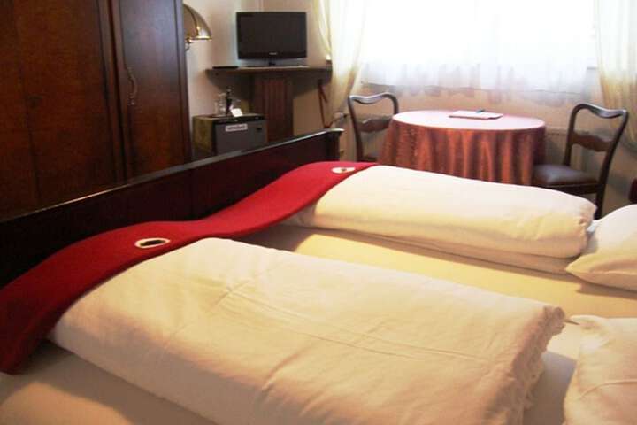 Room 10 of 49