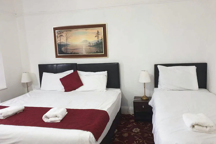 Room 6 of 6