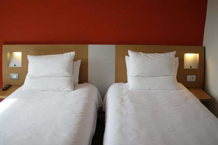 Room 45 of 188