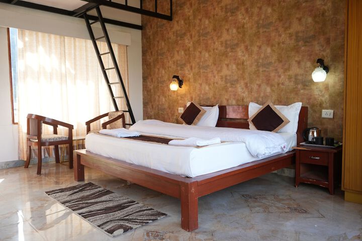 Room 2 of 7