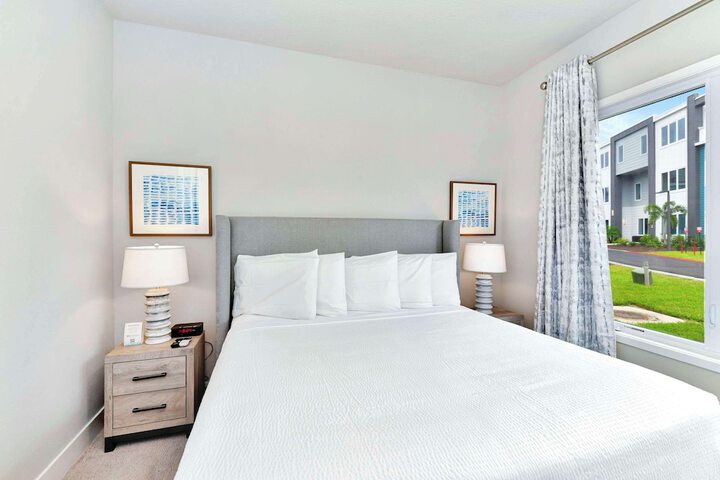 Room 36 of 216
