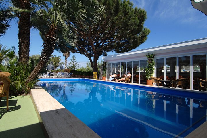 Pool Hotel