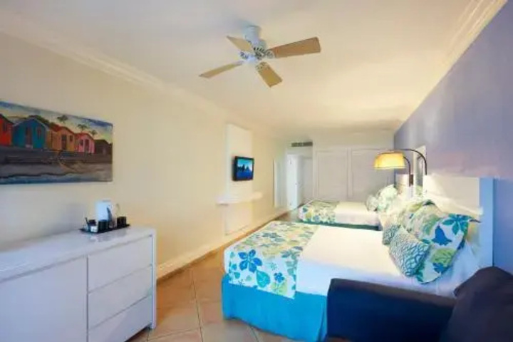 Room 5 of 16