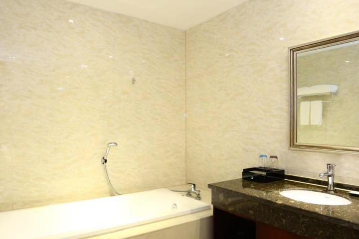 Room 16 of 20