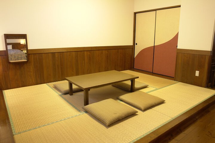 Room 11 of 35