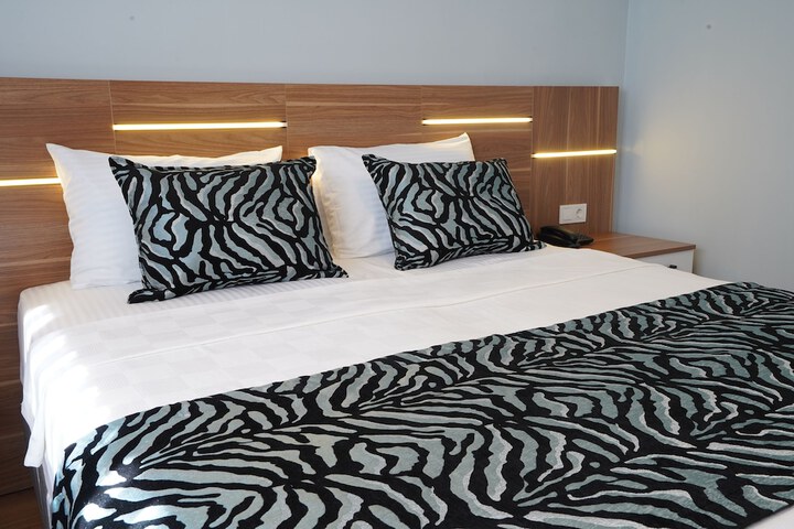 Room 11 of 29