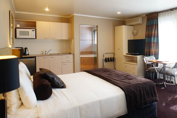 Room 9 of 43