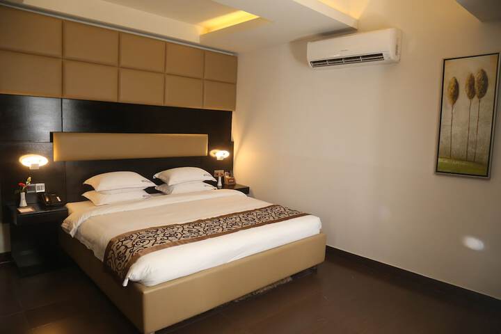 Room 6 of 49