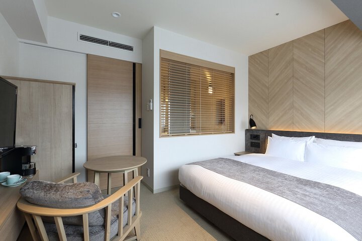 Room 21 of 120