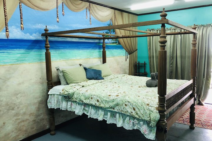 Room 13 of 49
