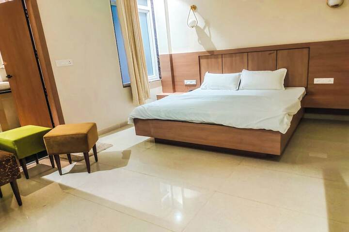 Room 14 of 32