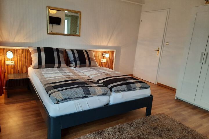 Room 3 of 39