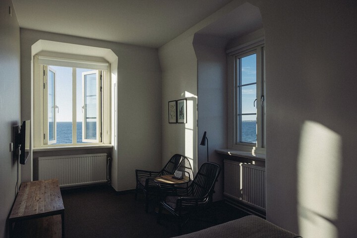 Room 16 of 86