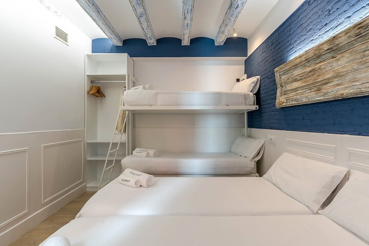 Room 8 of 69