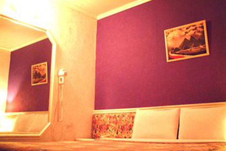 Room 3 of 12
